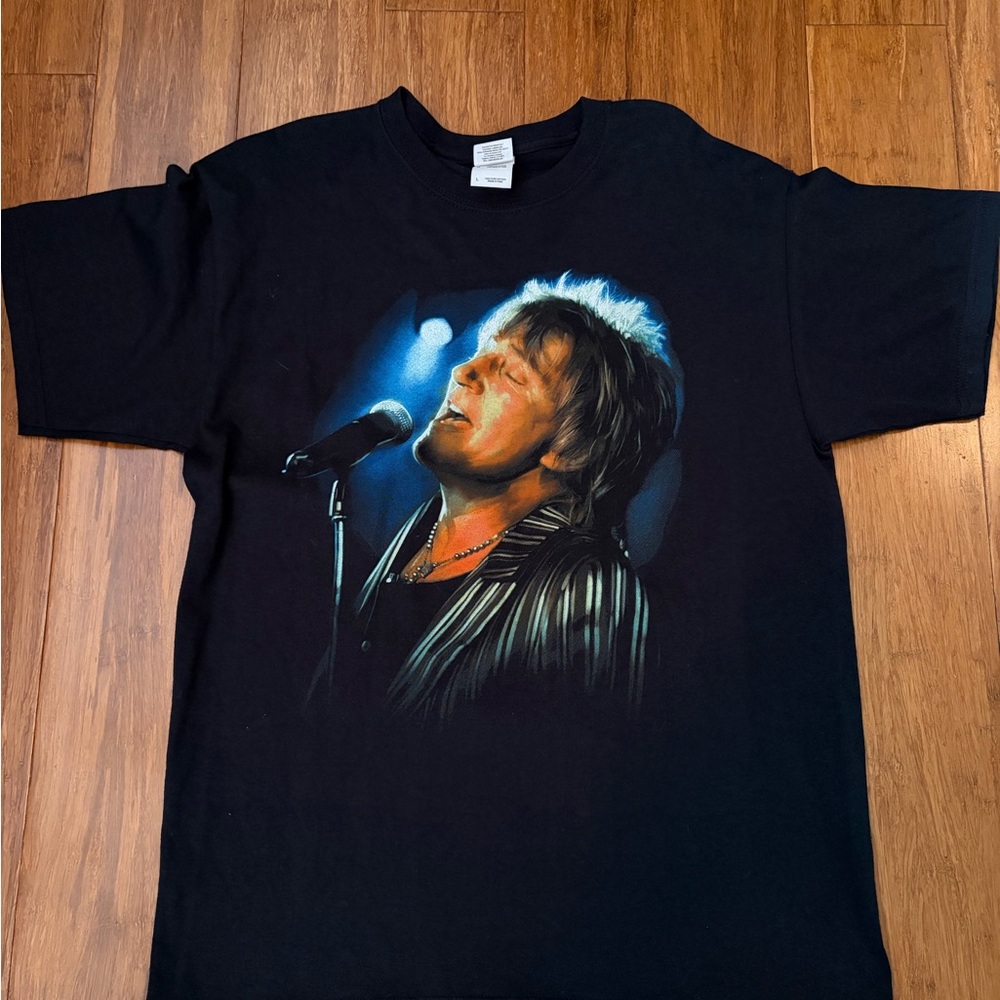 Gildan Black Tee with Singer Graphic